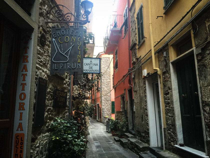 Narrow streets of Corniglia