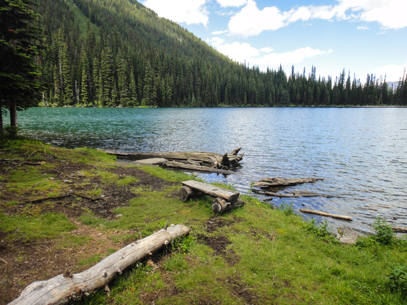 Having lunch at Rawson Lake