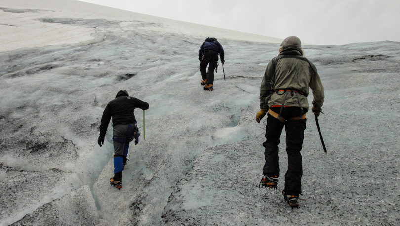 Learning to walk safely on ice with crampons