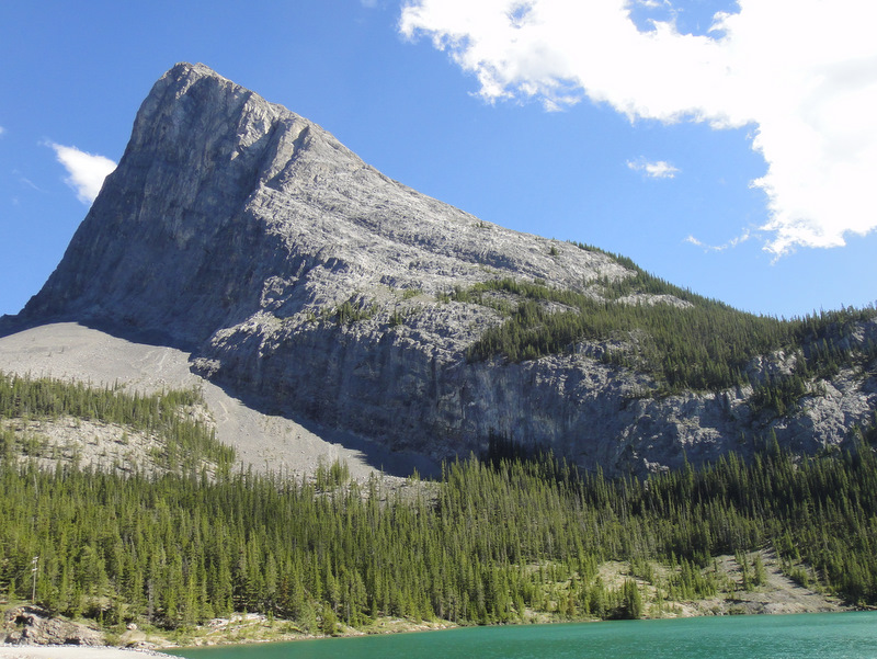 Hiking Ha Ling&nbsp;Peak