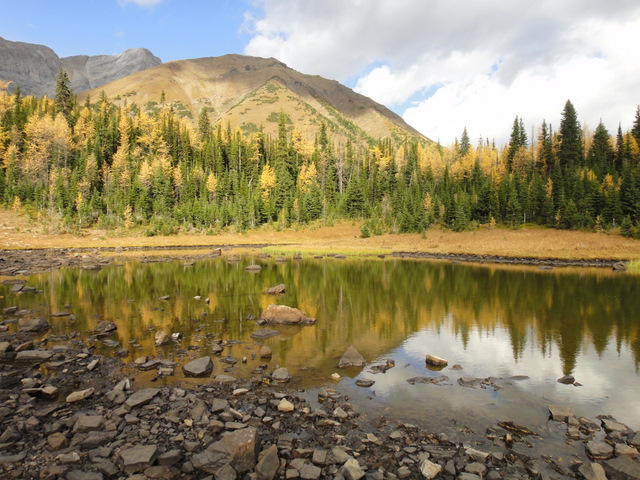 Approaching Pocaterrra Ridge